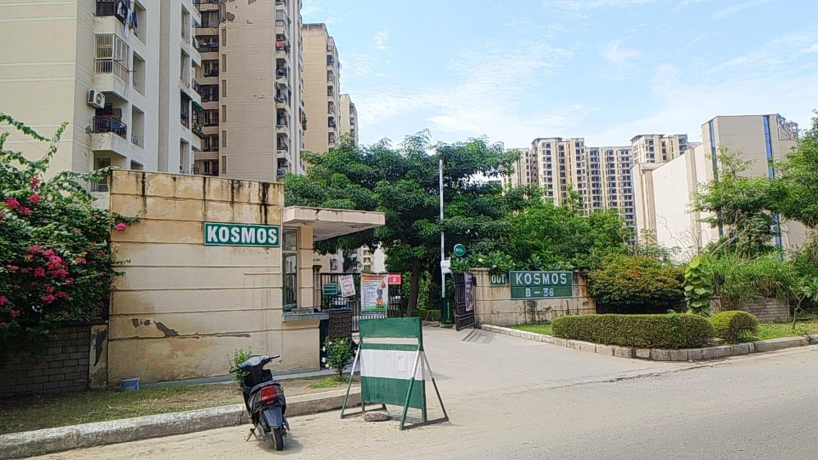 Jaypee Kosmos 950 sqft 2 BHK Apartment for Sell in Jaypee Kosmos, Sector 134, Noida