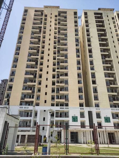 Jaypee Kensington Boulevard 1040 sqft super area 2 BHK Apartment for Sell in Jaypee Kensington Boulevard, Sector 131, Noida