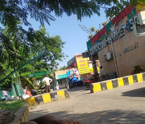 1400 sqft Industry for Rent Out in Sector 6, Noida