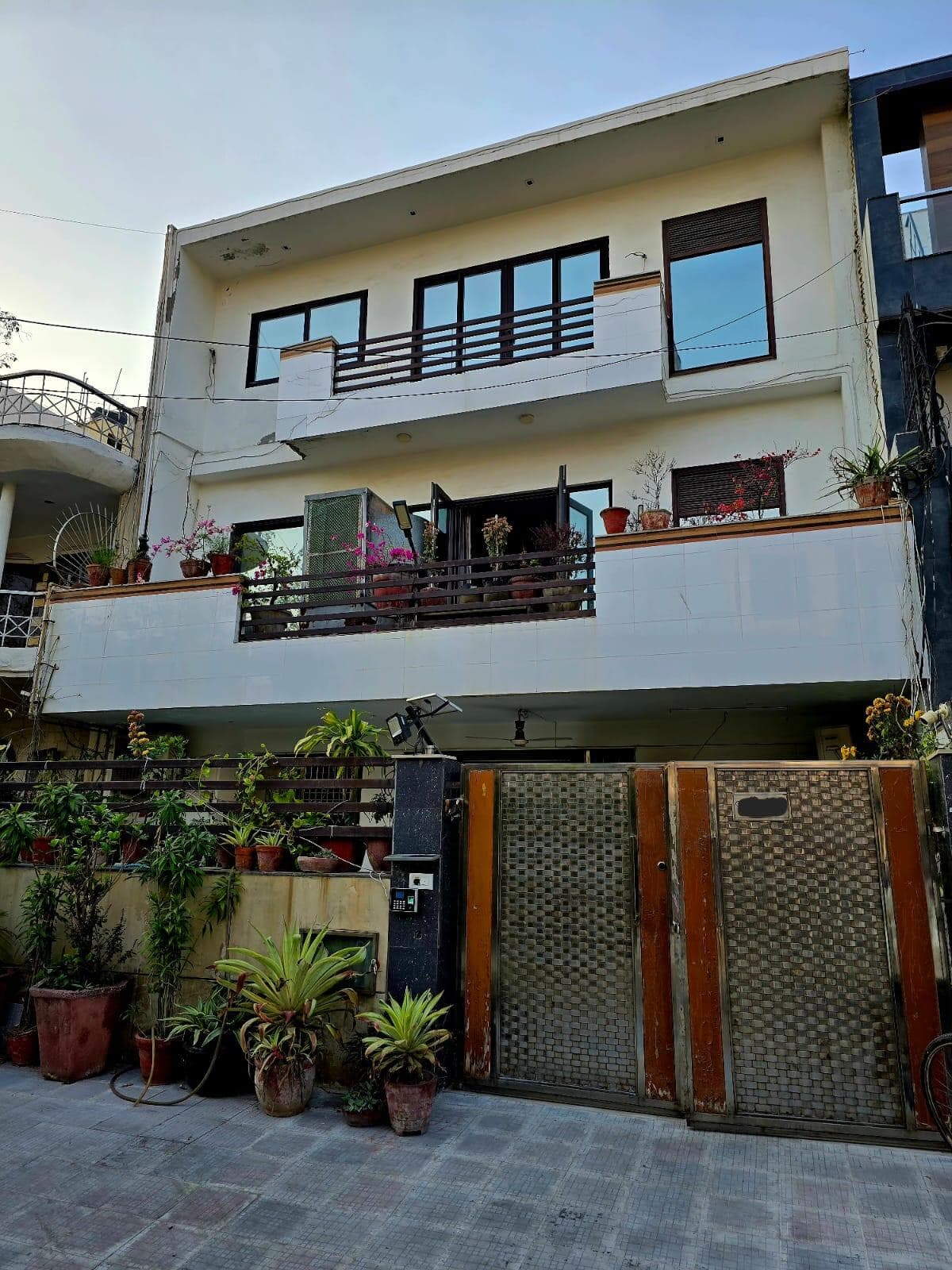 sqmeters 4 BHK Villa/Kothi/House for Sell in Sector 122, Noida