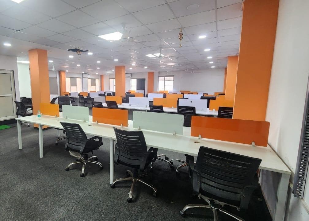 900 sqft Office for Sell in Sector 73 Noida