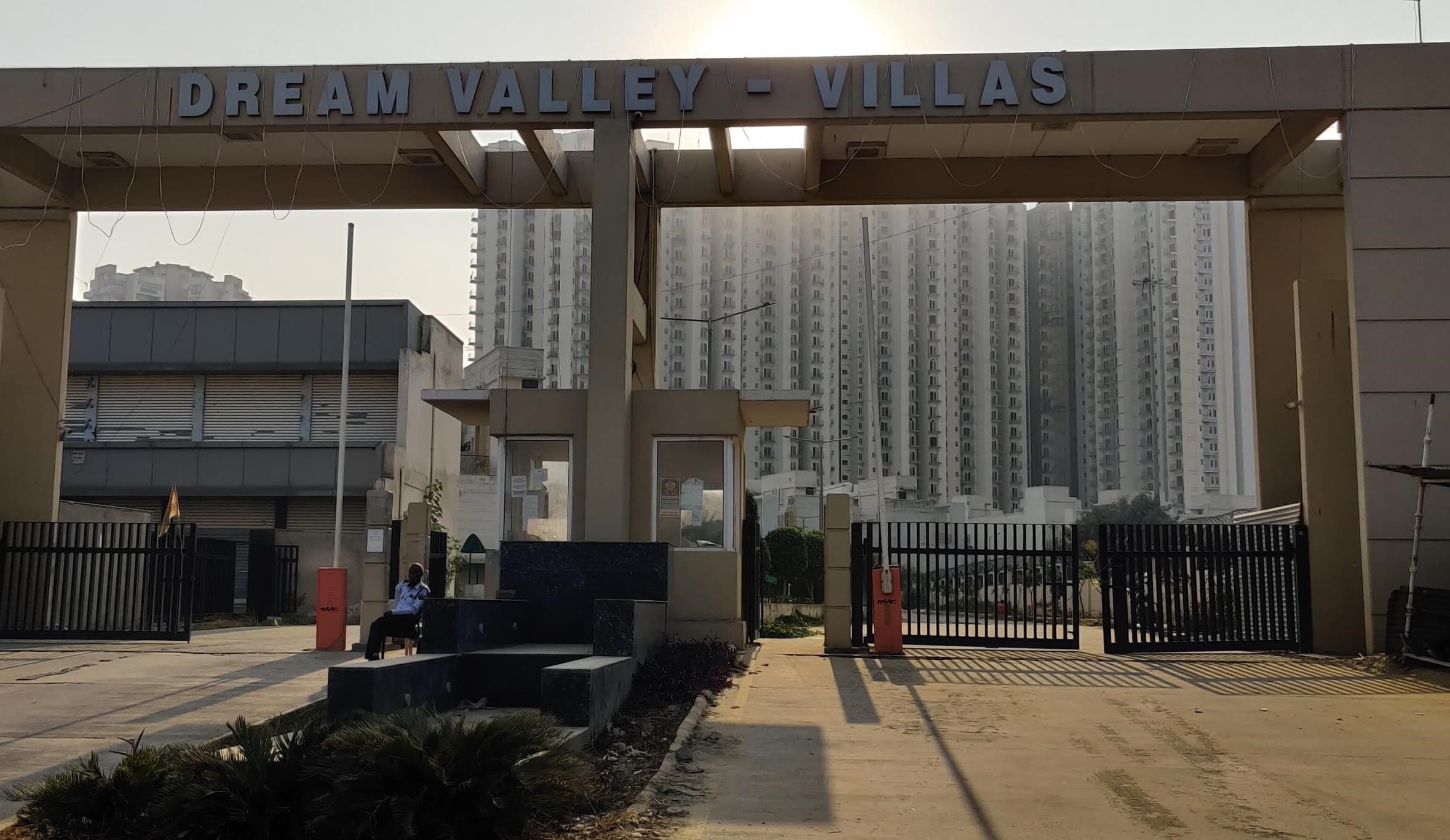 Amrapali Dream Valley Villas 1040 sqft 3 BHK Apartment for Sell in Amrapali Dream Valley Villas, Amrapali Dream Valley, Greater Noida