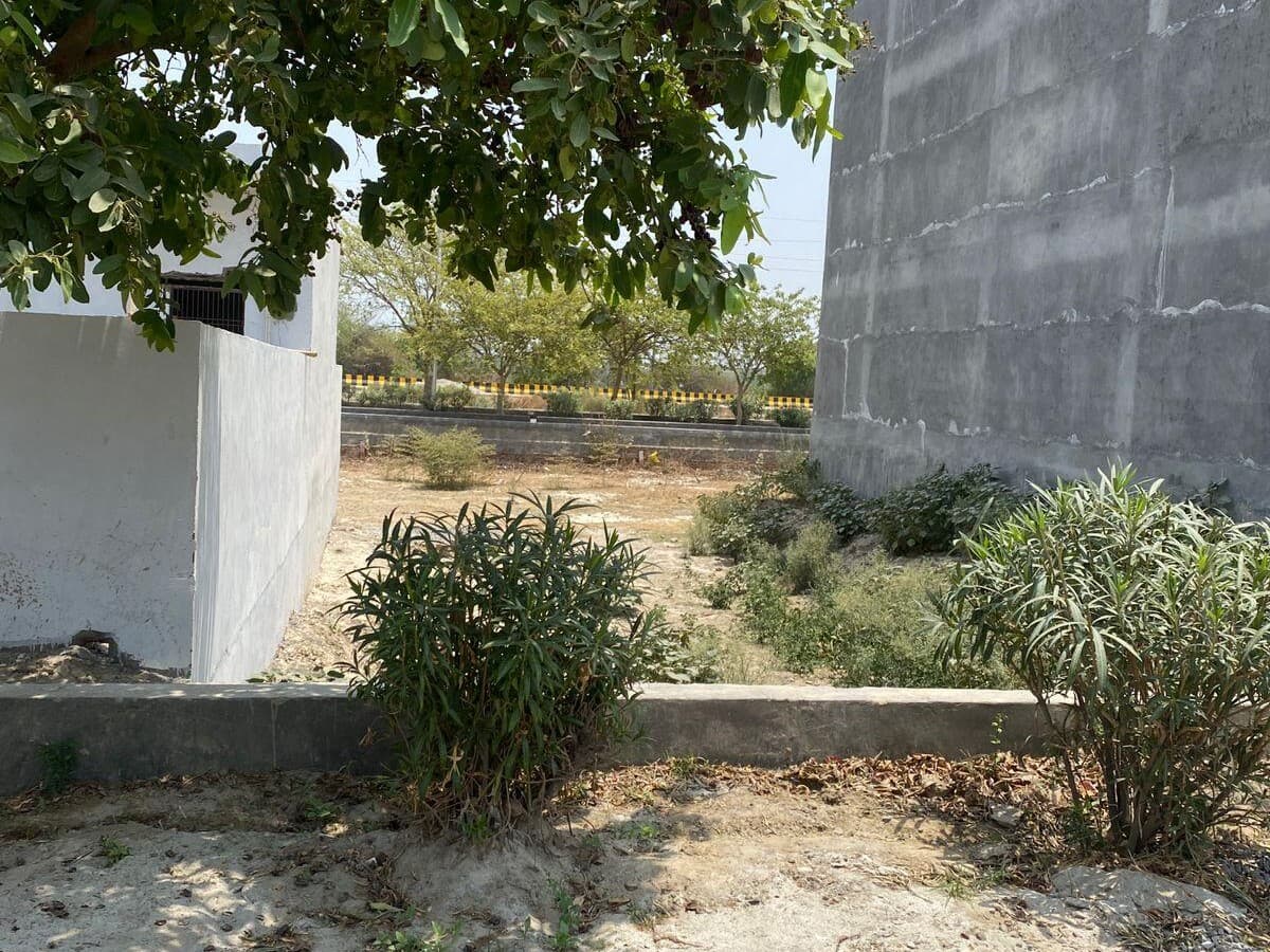 162 sqmeters Plot/Land for Sell in Sector 151, Noida