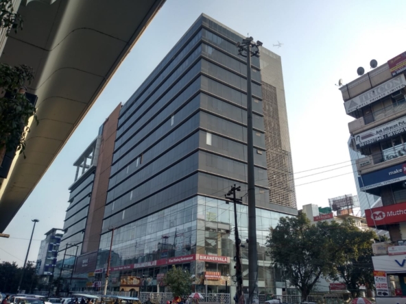 Wave Silver Tower 140 Sq. Ft. Retail Shop
