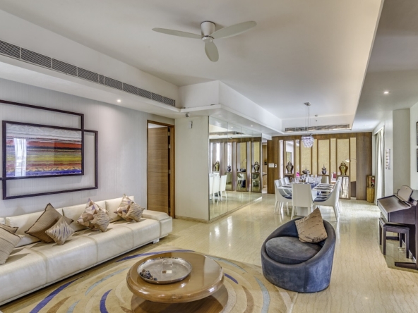 Mahagun Mezzaria 4bhk flat for sale
