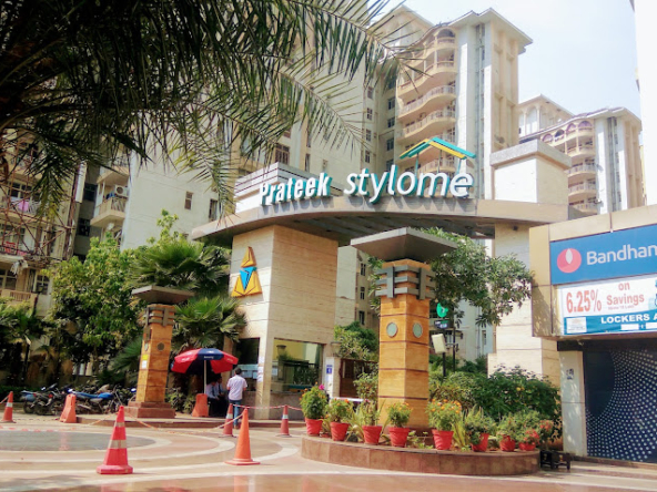 Prateek Stylome 3 bhk Semi-Furnished Apartment for Resale