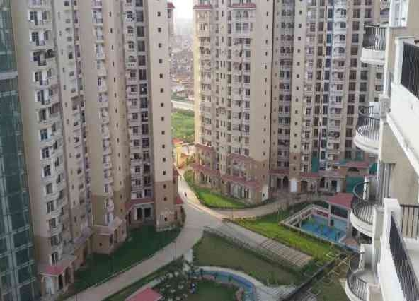 Amrapali Sapphire 4000 sqft penthouse for sell