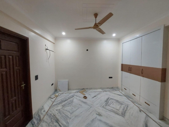 3000 sq-Ft super area for rent in sector 12 Noida